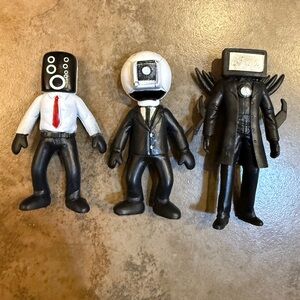 Skibidi Toilet Cameraman TV Speaker Head Figurine Set with Black and White Suits